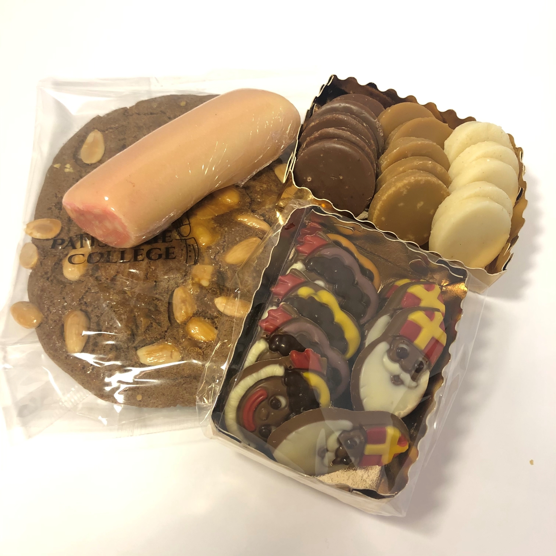 Surprise Pakket B. Banketbakkerij En Chocolatie C. Van Velzen Heiloo